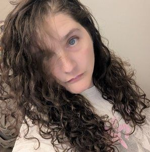 Meet your Posher, Cassondra